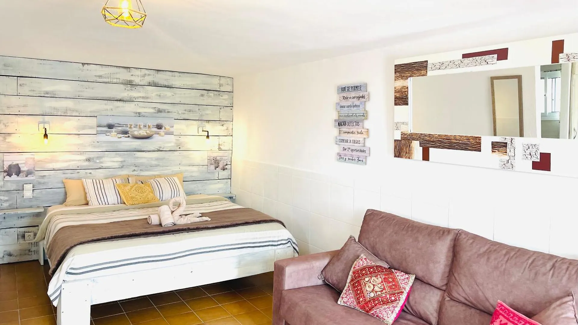 Viñuela Casita Risa Bed & Breakfast