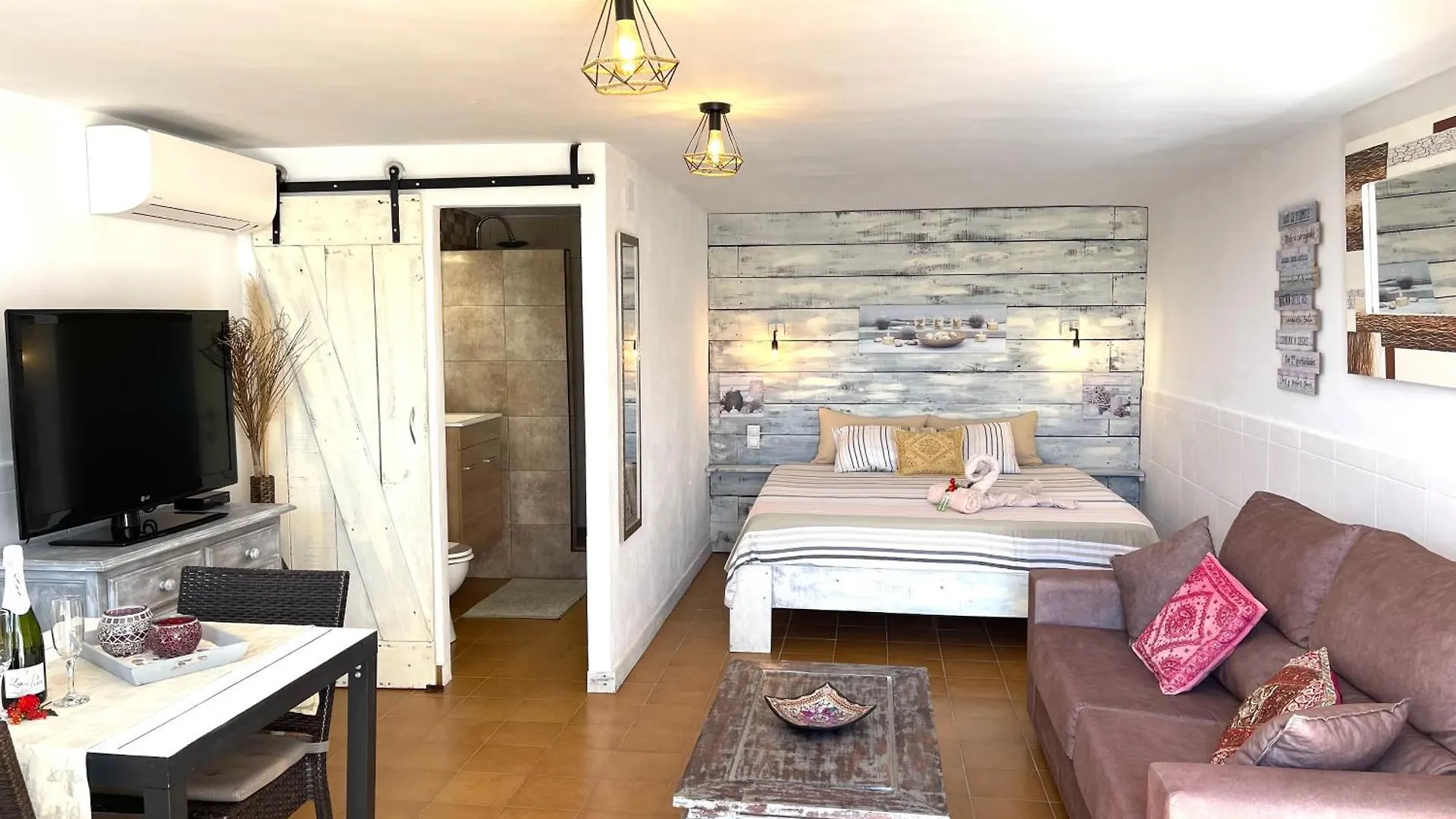 Casita Risa Bed & Breakfast Vinuela